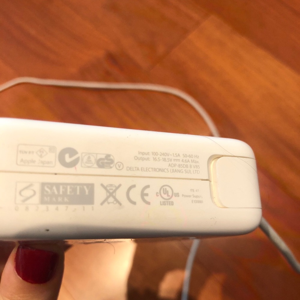 Apple 85w MagSafe 2 power adapter - Picture 3 of 4